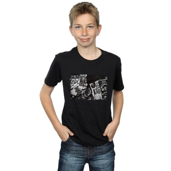 AC/DC T-shirt med kollektion av märken och affischer för pojkar