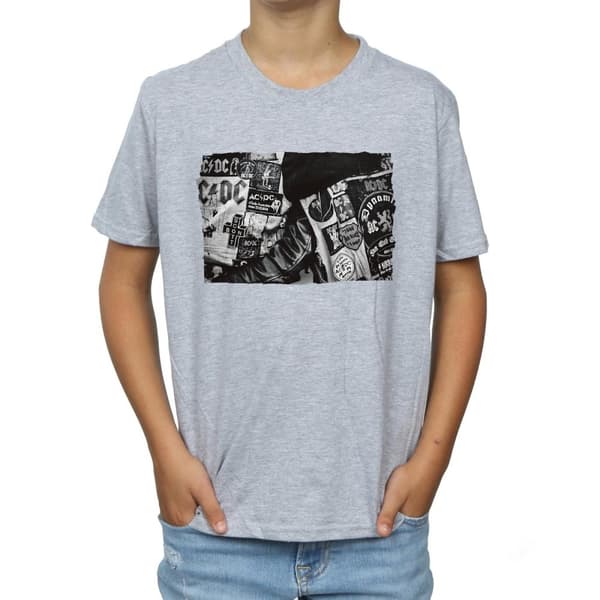 AC/DC T-shirt med kollektion av märken och affischer för pojkar