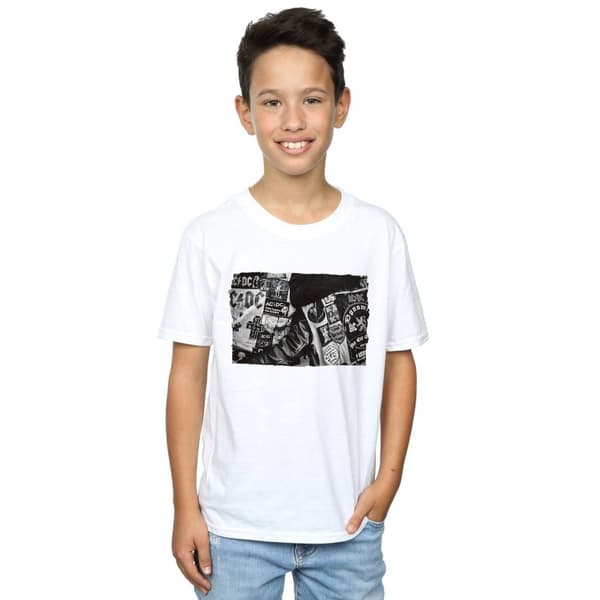 AC/DC T-shirt med kollektion av märken och affischer för pojkar