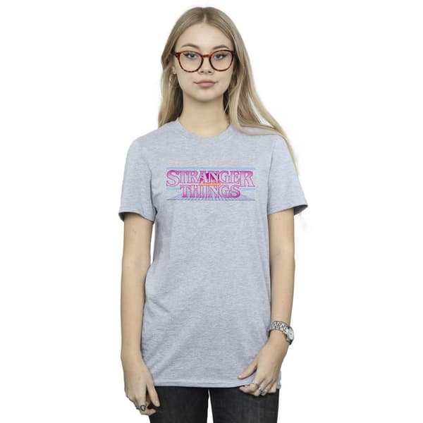 Netflix Dam/kvinnor Stranger Things Retro Title Boyfriend T-shirt i bomull