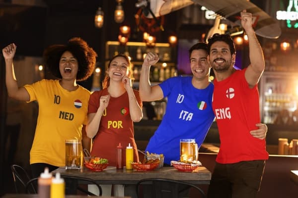 Italien landslag t-shirt i blå med ITA & 10 fotboll italy