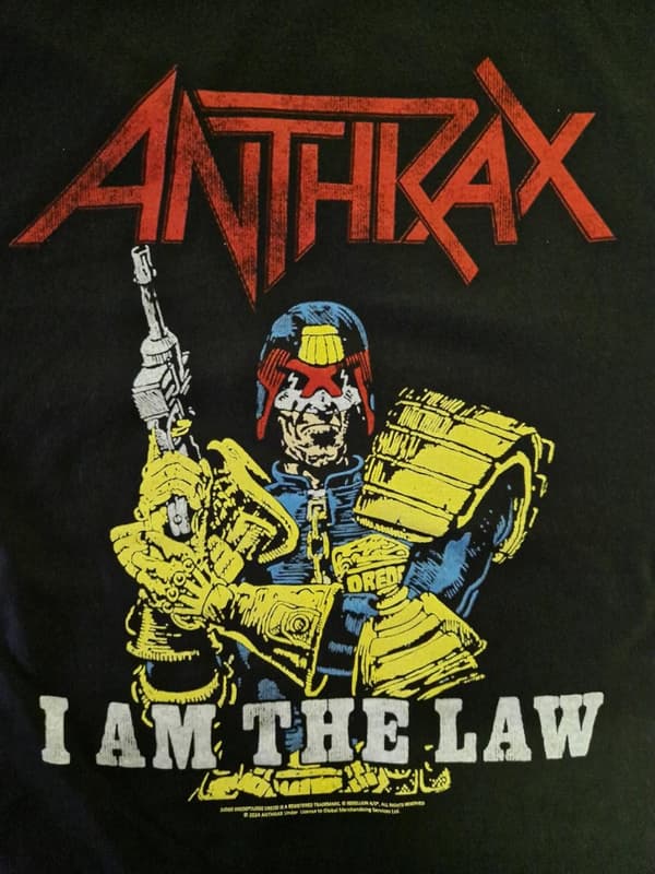 Anthrax I am The Law  T-Paita