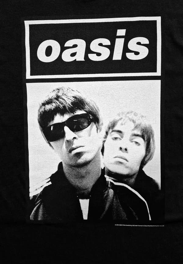 Oasis- Noel & Liam Boxed Photo  T-Shirt