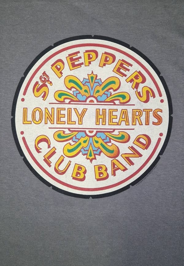 Beatles- lonely Hearts Club  T-Shirt