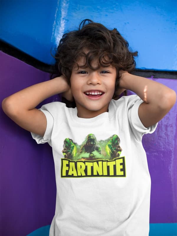 Fortnite parody t-shirt - Vit tröja med full färg fartnite tryck