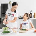 Miniatyrbild 5 av 5: Mamma vit T-shirt  - Mamma, med hjärtat på rätta stället