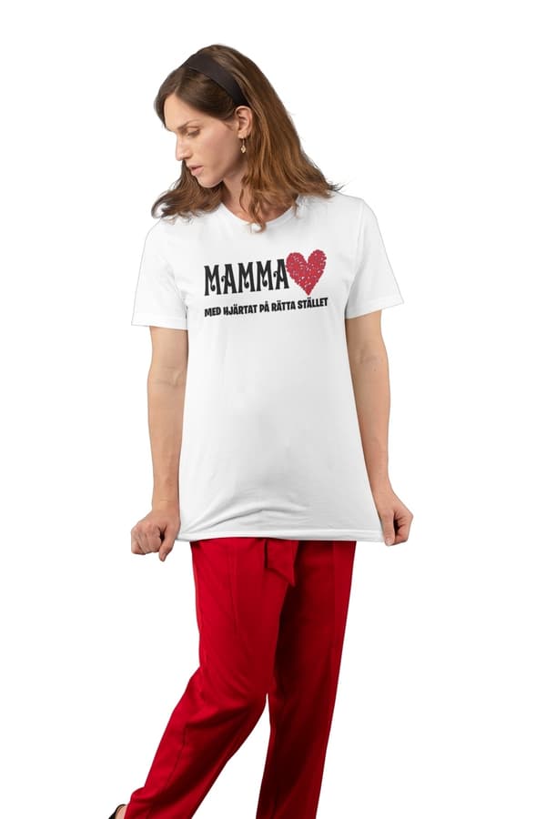 Mamma vit T-shirt - Mamma, med hjärtat på rätta stället