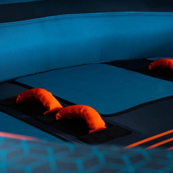 Åksoffa JOBE Proton 3P, 3 personer, 220 x 180 x 75 cm, blå/orange
