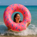 Miniatyrbild 3 av 4: Giant Blow-Up Donut Float 105 cm Flerfärgad för Barn och Vuxna Pool eller Strand
