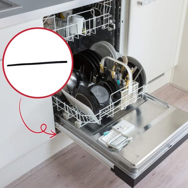 Nedre dörrtätning till WHIRLPOOL diskmaskin - Modell ADG4440IX - Originaltillverkade del