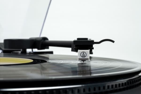 Fuldautomatisk pladespiller Thomson TT351 + Audio-Technica AT3600L pickup