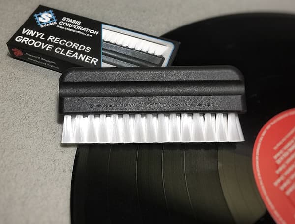 Stasis Groove cleaner brush