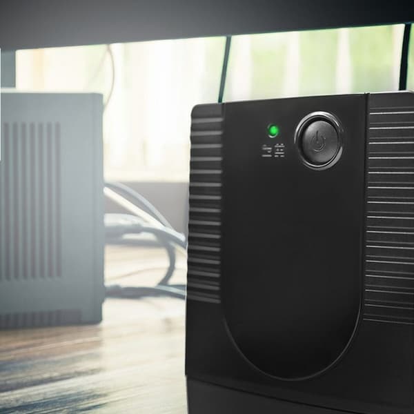 Keskeytymätön Virtalähdejärjestelmä Interaktiivinen Järjestelmä UPS Qoltec 53774 600 W