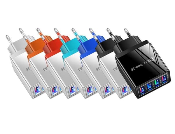 Vægadapter med 4 LED -porte