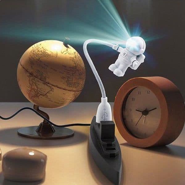 USB-lampa i form av en astronaut