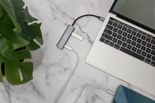 DIGITUS - Hubb - USB-C, 4 portar - 2 x USB + 2 x USB-C - skrivbordsmodell