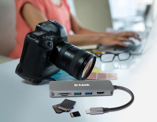 D-Link 6-i-1 USB-C Hub med HDMI/kortläsare/strömförsörjning DUB-2327