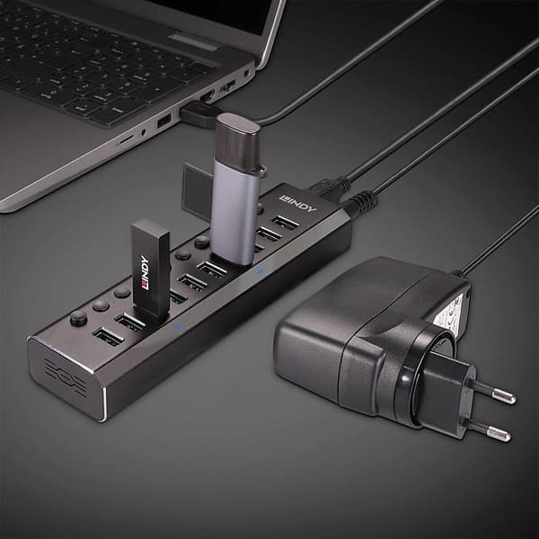 Lindy 10 port USB 3.0 hub med tænd/sluk-knap Tilslut op til 10 USB-enheder - hver port kan skiftes individuelt. (43370)