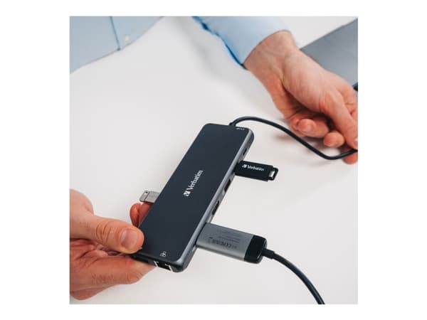 Verbatim CMH 13 - Hubb - 2 x HDMI + 2 x USB-C (strömleverans) + 3 x USB-A 3.2 Gen 1 + 1 x DisplayPort - skrivbordsmodell