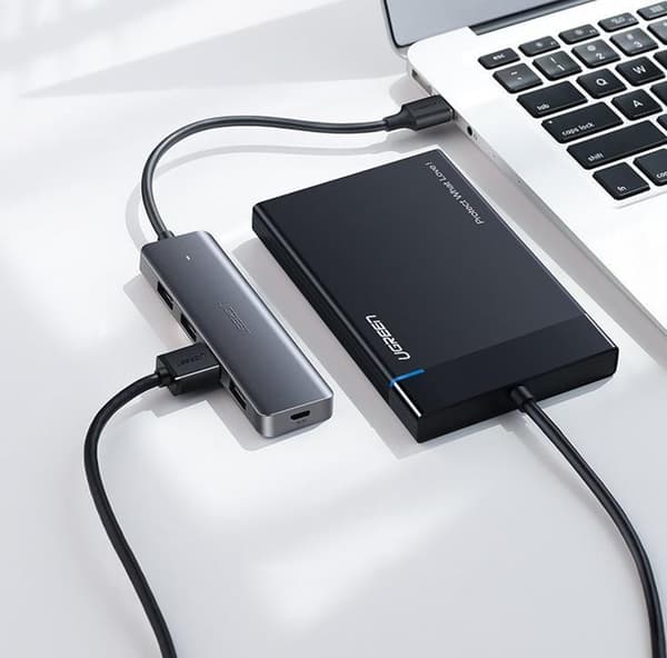 Ugreen USB HUB - 4x USB 3.2 Gen 1 med Mikro-USB-Strömport - Grå