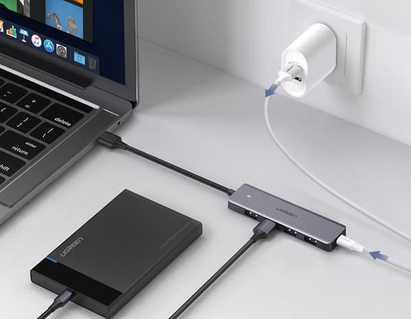 Ugreen USB HUB - 4x USB 3.2 Gen 1 med Mikro-USB-Strömport - Grå