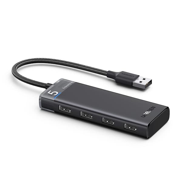 Ugreen CM653 HUB med 4 USB-A-Portar Och USB-A-Strömkabel - Svart