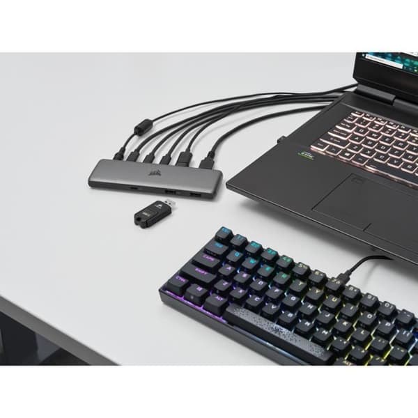 Corsair USB100 Extension Hub - 7 USB-C/UBS-A-portar - 3 USB TypecC-portar - 4 Type-A-portar (CU-9000003-EU)