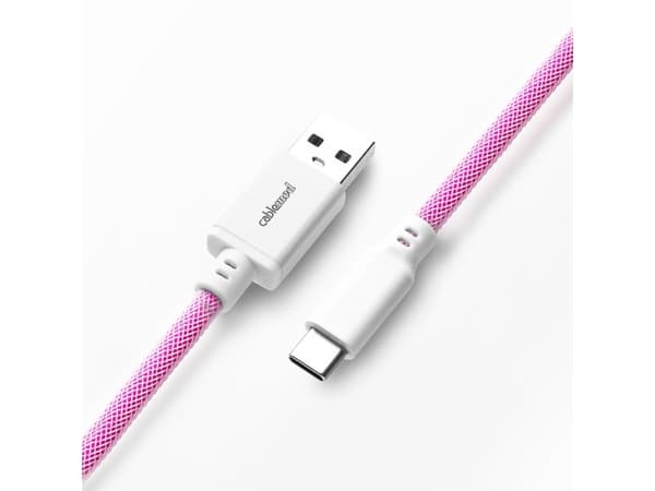 CableMod Classic - Tangentbordskabel - USB (hane) till 24 pin USB-C (hane) - 1.5 m - lindad - strawberry cream (white on pink)