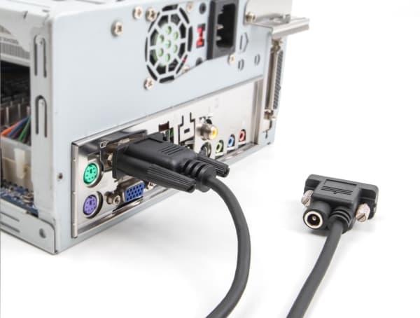 Delock - Seriell kabel - DB-9, DC-jack 5,5 x 2,1 mm (hona) till DB-9 (hona) - 3 A - 10 m - stödjer RS-232 seriellt gränssnitt, tumskruvar - svart