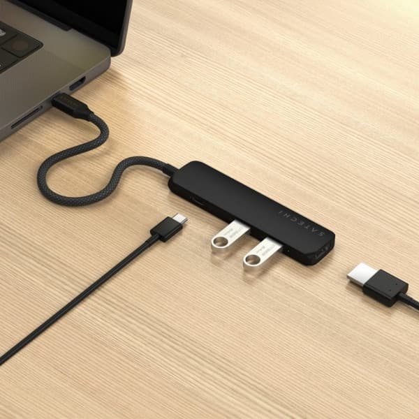 Satechi 4-i-1 USB-C Slim Multiport 4K-adapter, svart