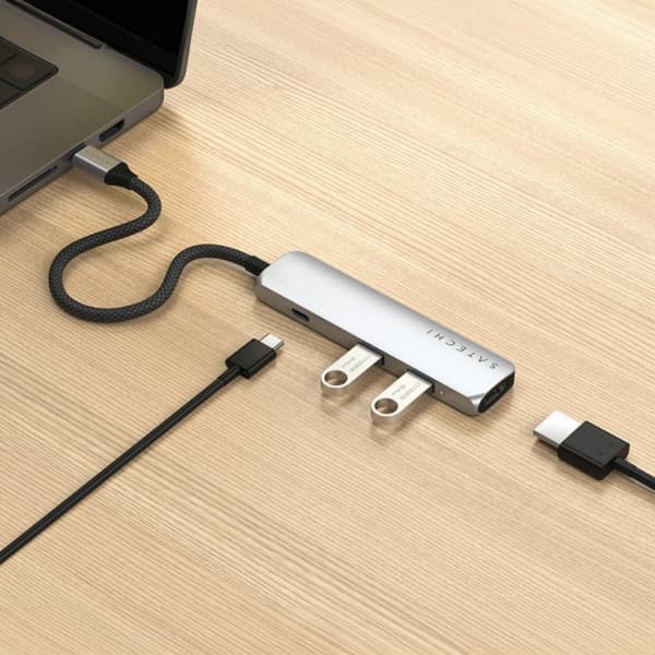 Satechi 4-i-1 USB-C Slim Multiport 4K-adapter, sølv