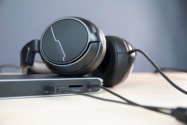 Dockningsstation - portreplikator - Caldigit-stöd - 500905 - USB-C HDMI-docka + 0,7 m TBT3-kabel