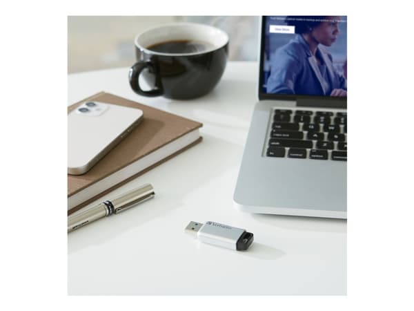 Verbatim Store 'n' Go Secure Pro - USB-flashstasjon - kryptert - 32 GB - USB 3.0 Sølv