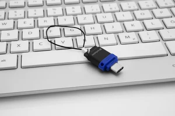 Verbatim 49967, 64 GB, USB Type-A / USB Type-C, 3.2 Gen 1 (3.1 Gen 1), Ilman suojusta, 3,6 g, Musta, Sininen, Hopea