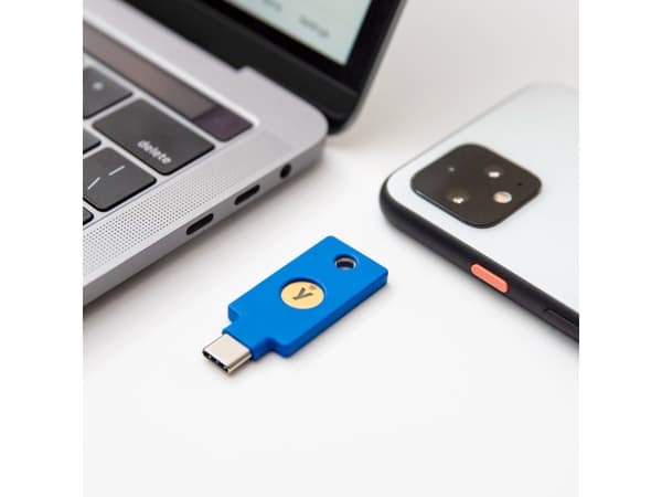 Yubico - USB-sikkerhetsnøkkel - NFC - svart