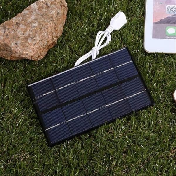 Bärbar solpanel för USB-laddning * Maximal effekt: 5 w * Driftspänning: 5 v * Gränssnitt: USB2.0 *