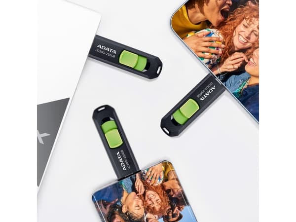 ADATA UC300 - USB-flashstasjon - 32 GB - USB 3.2 Gen 1 / USB-C - svart, grønn