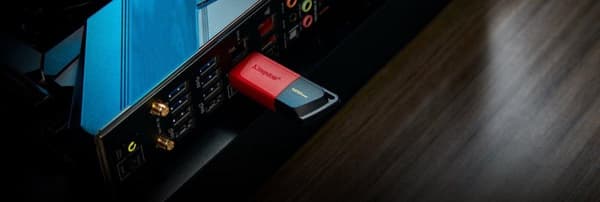 Kingston Technology DataTraveler Exodia M USB-minne 128 GB USB Typ-A 3.2 Gen 1 (3.1 Gen 1) Svart, Röd