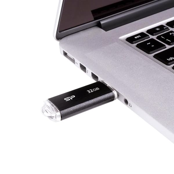 Silicon Power 32GB Ultima U02 USB 2.0 Flash Drive Svart