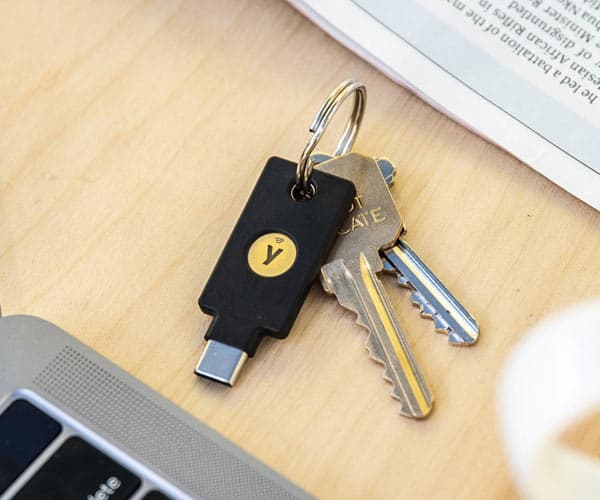 Yubico 5060408465301, Musta, Google account, Microsoft account, Salesforce.com, AWS Identity and Access Management (IAM), Duo Security, Forgerock, Id