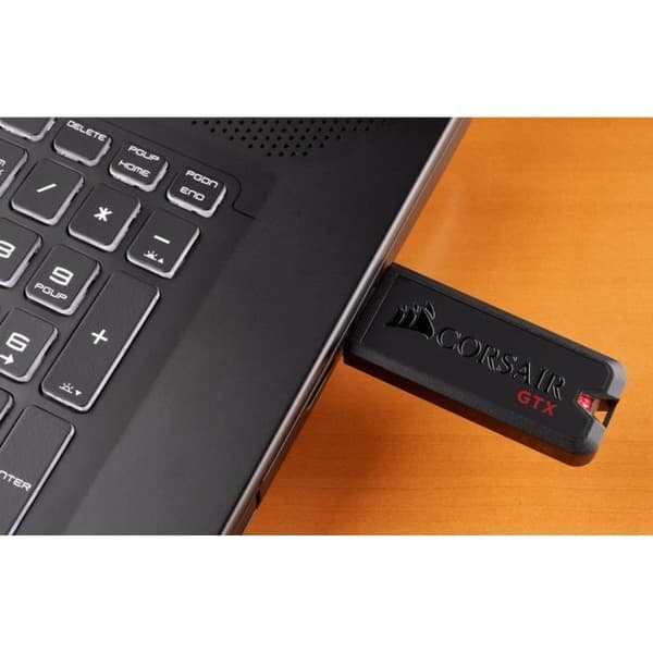 USB-nyckel - CORSAIR - Flash Voyager GTX - 1000 GB - USB 3.0 - Cap - Svart