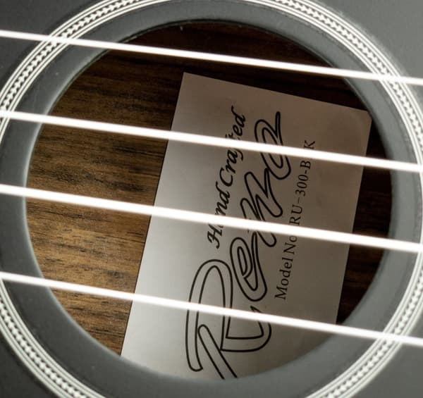 Reno RU300 Grand Concert Ukulele - Sort