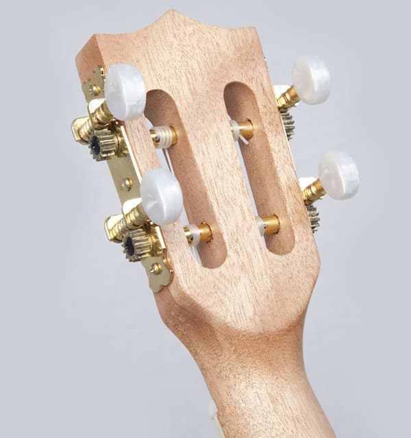 Reno RU320E Grand Concert Ukulele m. pickup og tuner - Natur
