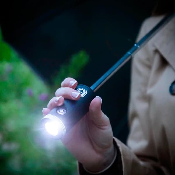 Paraply med LED-belysning