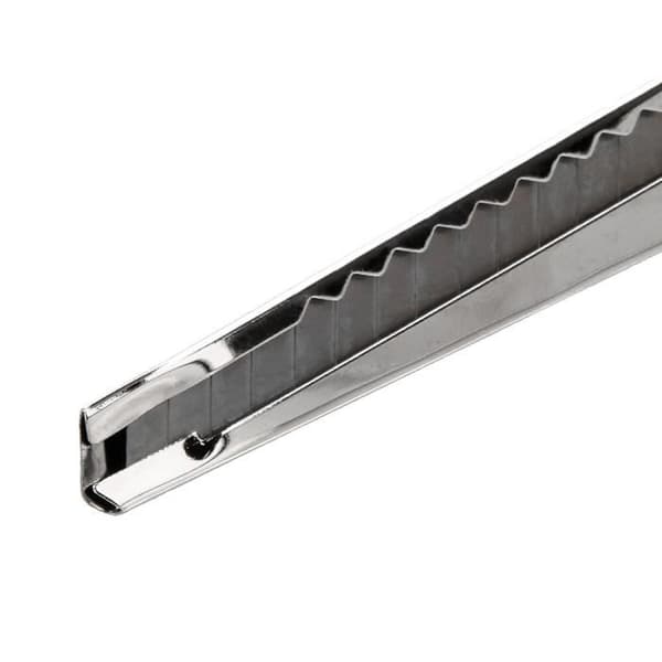 Cutter - Q-CONNECT - Plastisk blad av stål förskuret 9mm - Säkerhetsbroms - Plastfodral