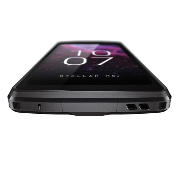 Slitstark smartphone med bred skärm, kraftfull processor och lång batteritid.