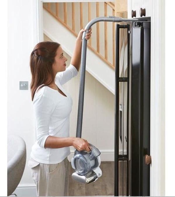 Black & Decker PD1820LF-QW stickvakuum/elektrisk kvast påslös krom