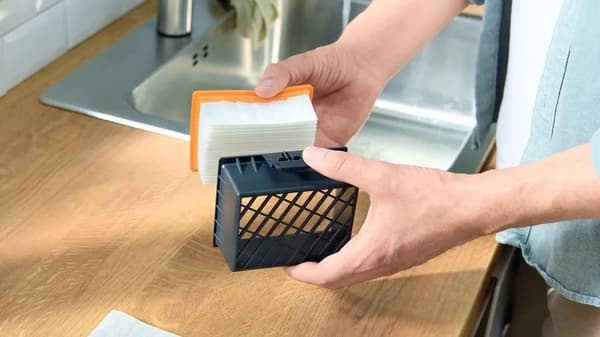 Bosch Serie 4 BGB38RD2 tyhjiö 4 L sylinteriimuri Kuiva 600 W pölypussi