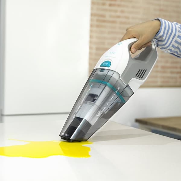 Cecotec Handheld vacuum cleaner with 7.4-V Li-Ion battery. Cordless cyclonic technology. For solids and liquids. 500 ml tank. Suitable for all surfac