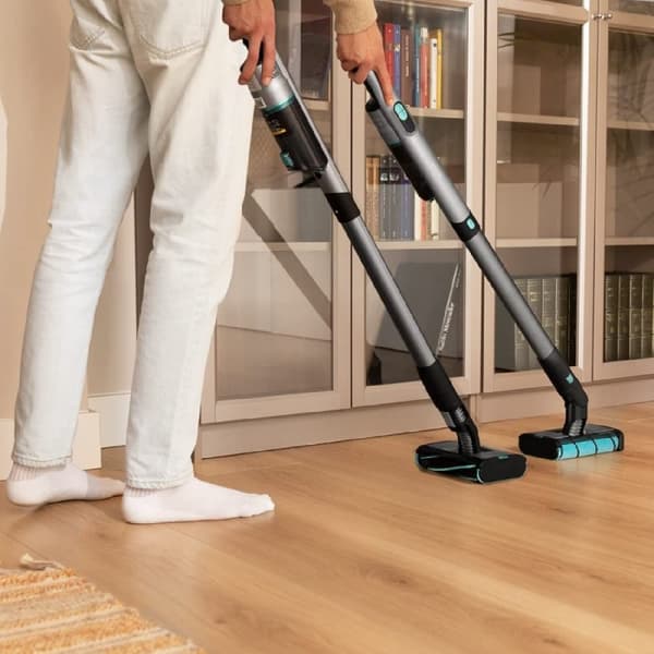 Cecotec Scoba 2100 Twice upright vacuum cleaner with 210 W Digital Brushless motor and 20 kPa suction power. Autonomy of 45 minutes. 2 power levels.